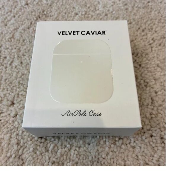 NEW Velvet Caviar Cashmere Taupe Airpods Case Holder - Picture 4 of 6